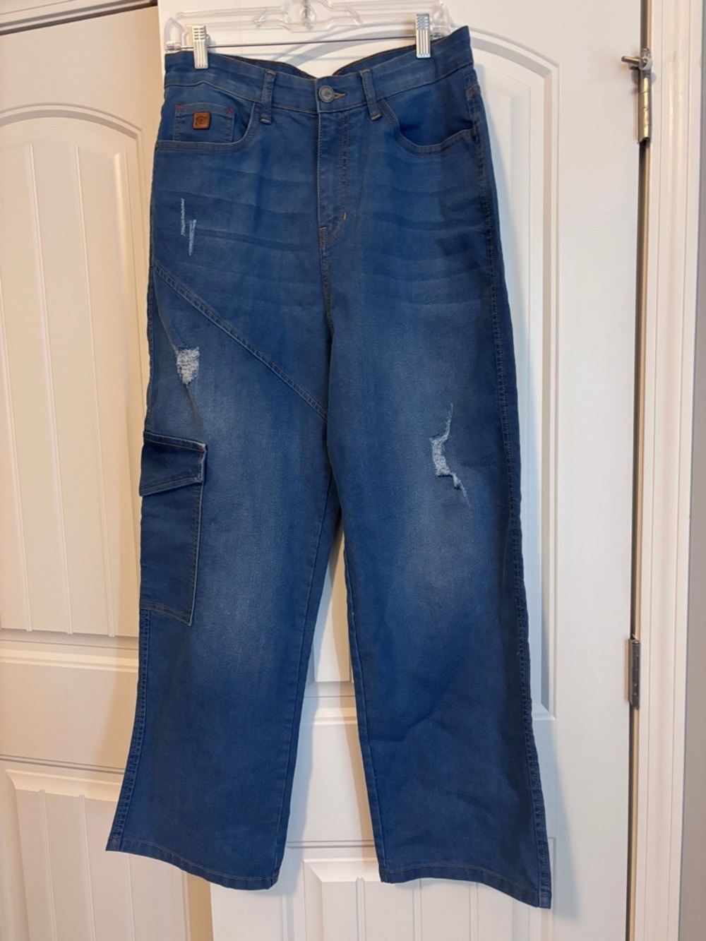 Campus Sutra Relaxed Fit Distressed Men's Jeans in Dark Blue